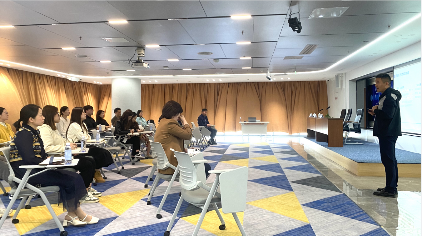 中科大先研院聯(lián)合宛陵科創(chuàng)公司成功開展“院聘企用、助企引才”政策宣講會！